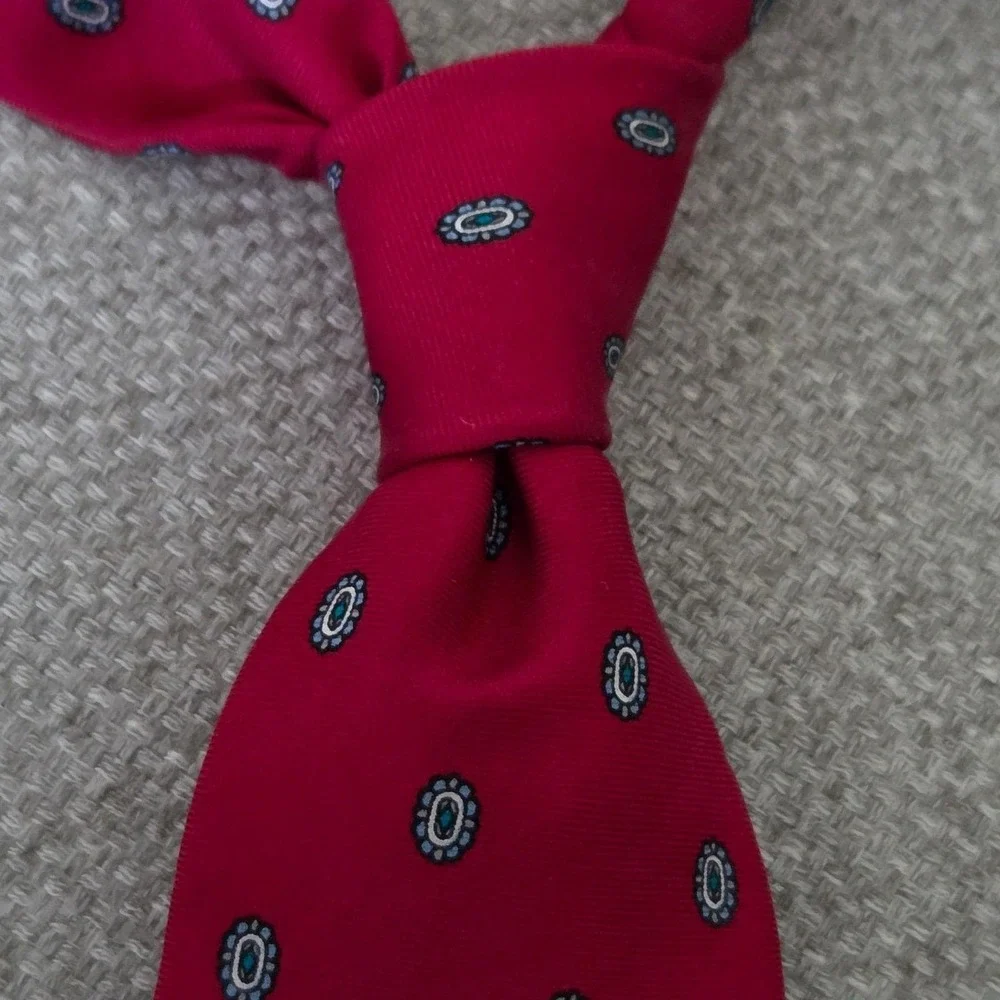 Christian Dior Red Silk Medallion Necktie‎ Made in USA Italian Fabric Mens Tie